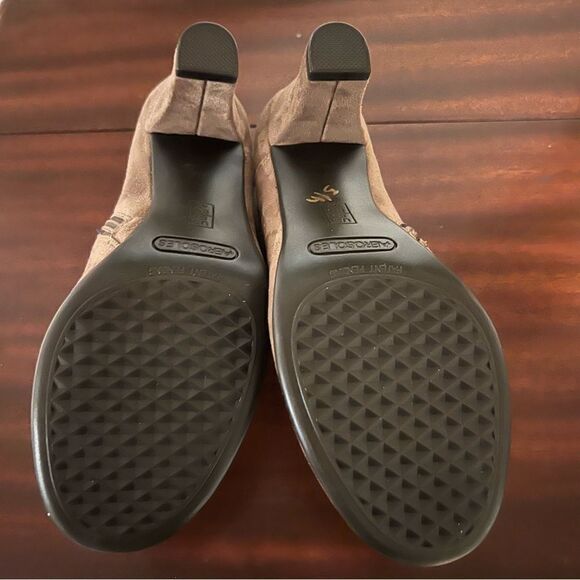 Aerosoles Heelrest Tan Suede Booties with Side Zipper. Size 6.5  New without Tag - Picture 9 of 10